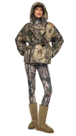 HOODED SLEEPING BAG JACKET W/ DRAWSTRINGS 10 HOODED SLEEPING BAG JACKET W/ DRAWSTRINGS -Norma Kamali 1 3025f25nk05999