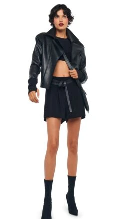 MENS PLEAT SHORT 19 MENS PLEAT SHORT -Norma Kamali 8 27 24nk01715