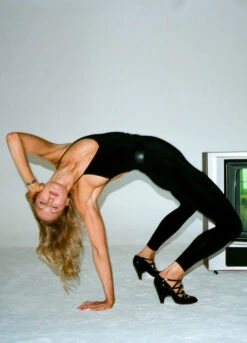 LOW BACK FARA SLIP CATSUIT -Norma Kamali PR 112024 NIKKI GLASER 3 ddb7aa3c 9399 4a80 9b1e d3fb2c6f97a7